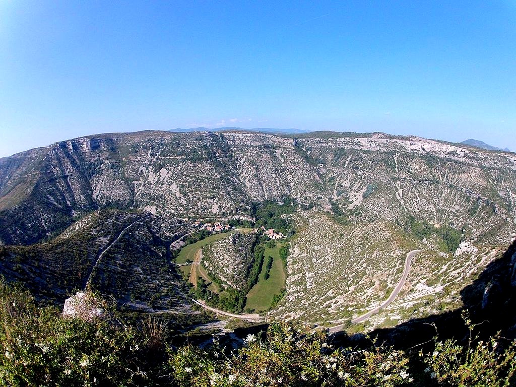 5 bonnes raisons d'aller en vacances dans l'Hérault ! - plare. cirque de navacelles