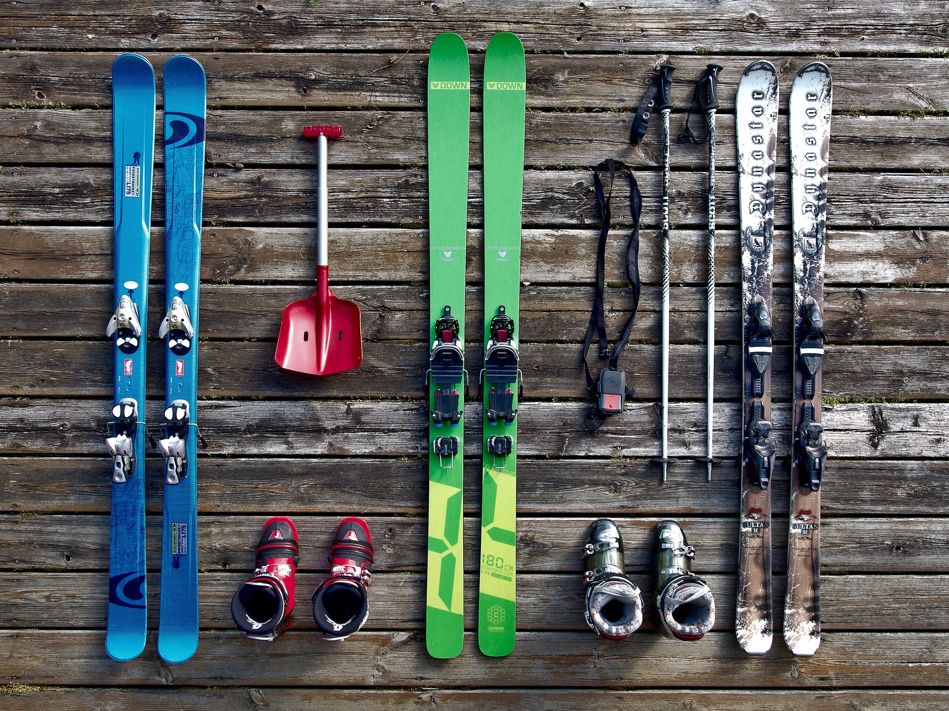 Des skis adaptés pour une glisse optimale - @tookapic - Pixabay