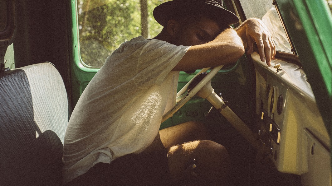 Quelques astuces contre le mal de transport - plare. Le mal des transports en voiture - @Stocksnap - Pexels