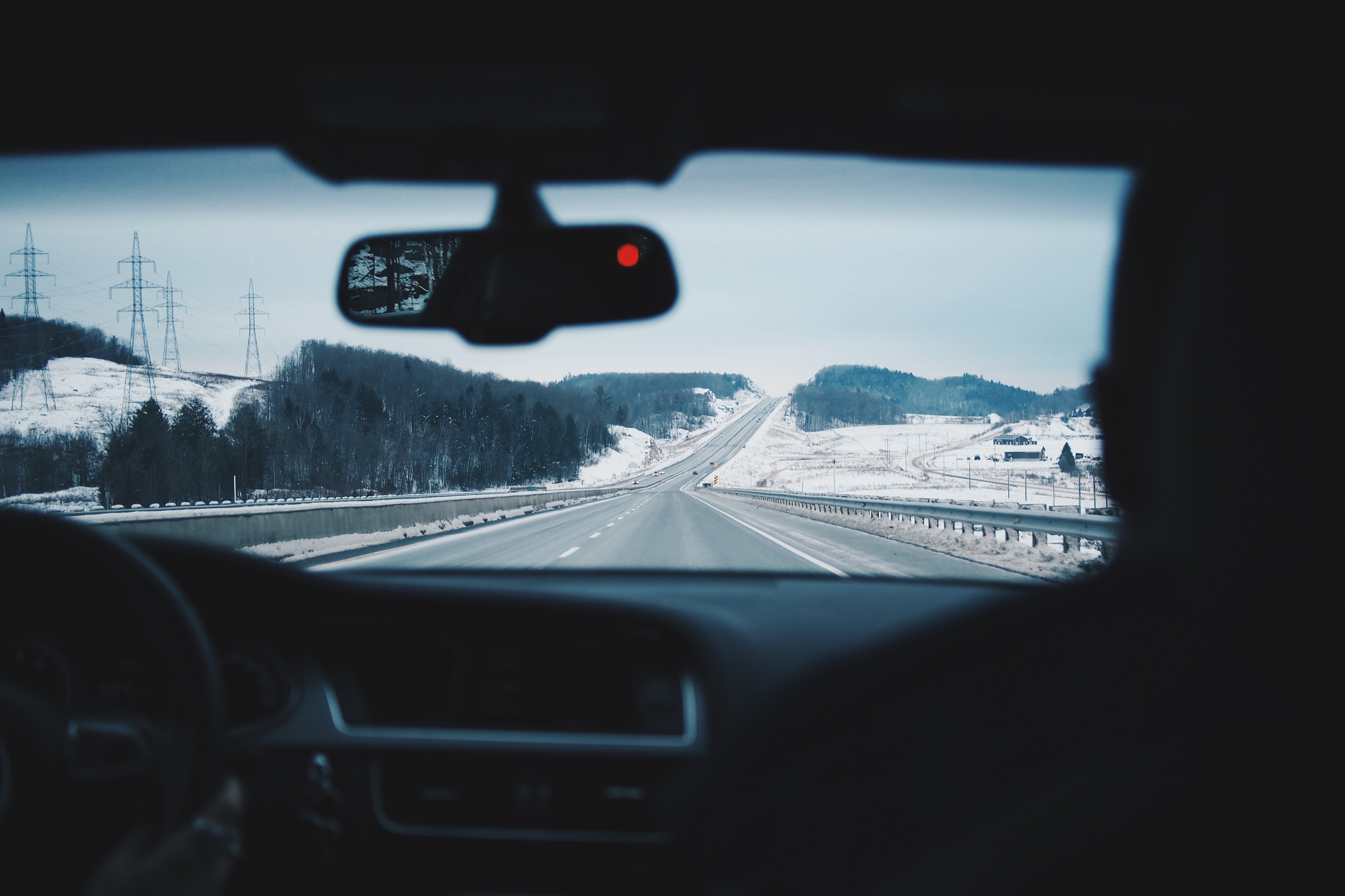 Quelques astuces contre le mal de transport - plare. Privilégiez l'autoroute pour éviter le mal des transports - @Oliur Rahman - Pexels