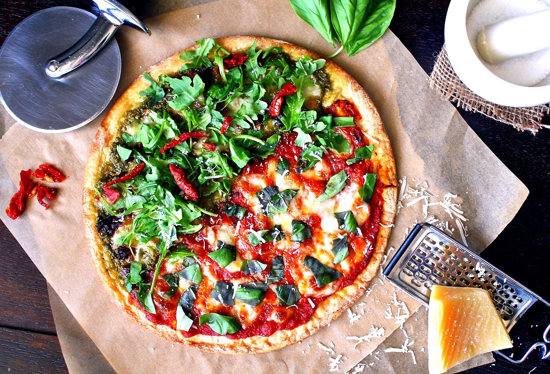 Cinq choses incontournables à Naples - plare. pizza