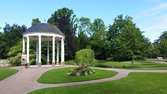 Promenade et pique nique au Parc de lOrangerie - plare.