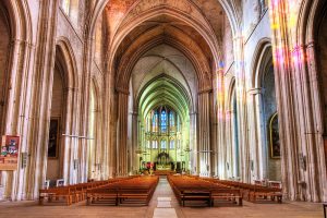 Top 5 des lieux incontournables à visiter à Montpellier - plare. Cathedrale Saint Pierre montpellier - plare.