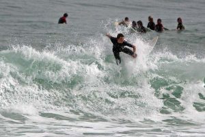 Top des 5 choses à faire à Biarritz et au pays Basque - plare. surf a Biarritz - plare.