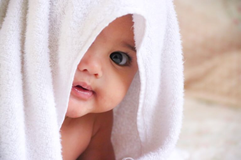 Bain enveloppé sensoriel bébé emmailloter Plare