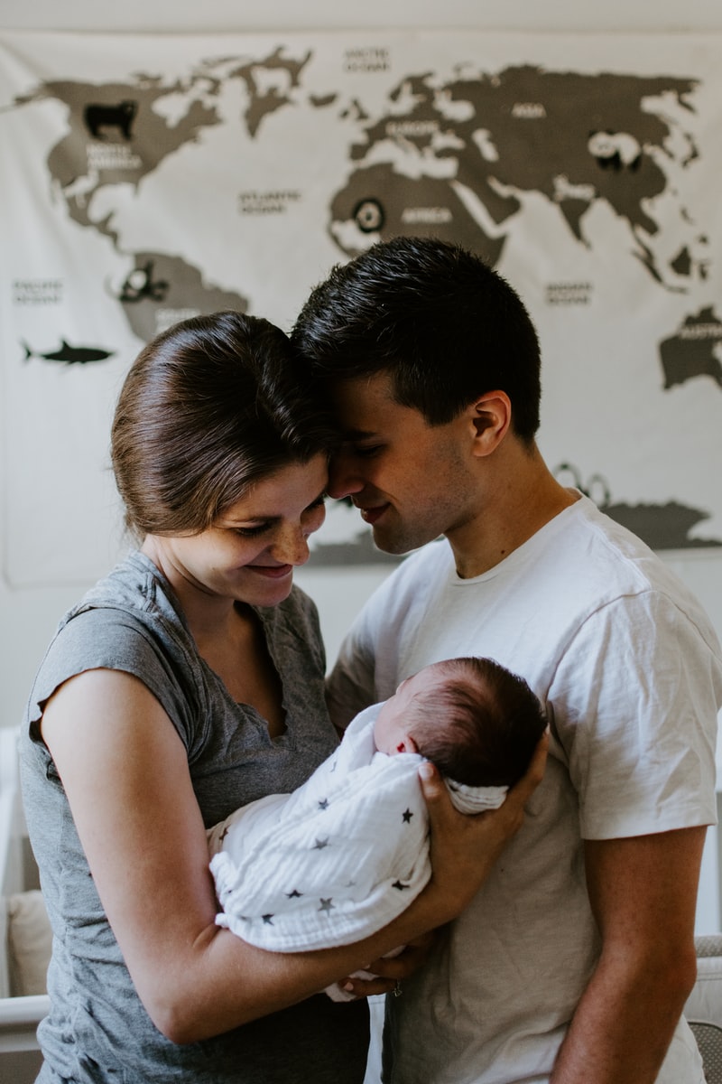 Emmailloter enveloppé bébé parents Plare