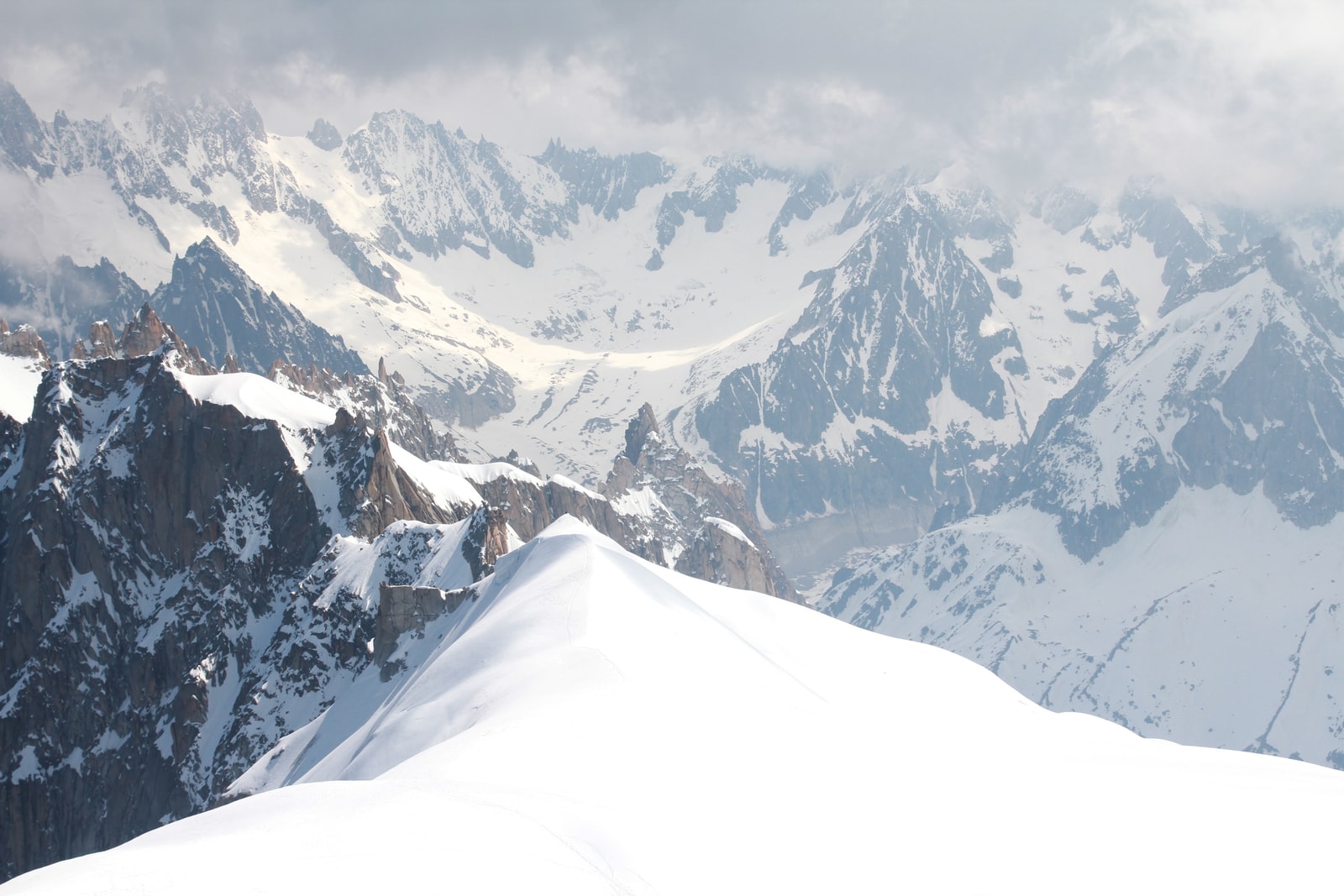 Chamonix montagne neige vallée mont Plare