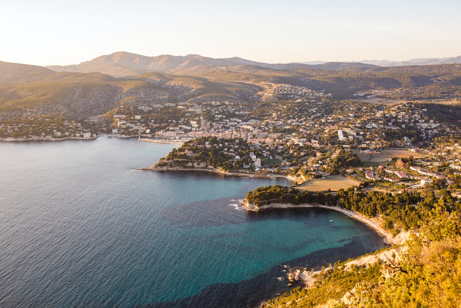 Cassis : une destination à ne pas manquer - plare. Cassis france vue aerienne Plare