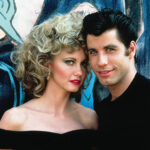 Sandy Olsson (Olivia Newton-John) et Danny Zucko (John Travolta) dans Grease Plare