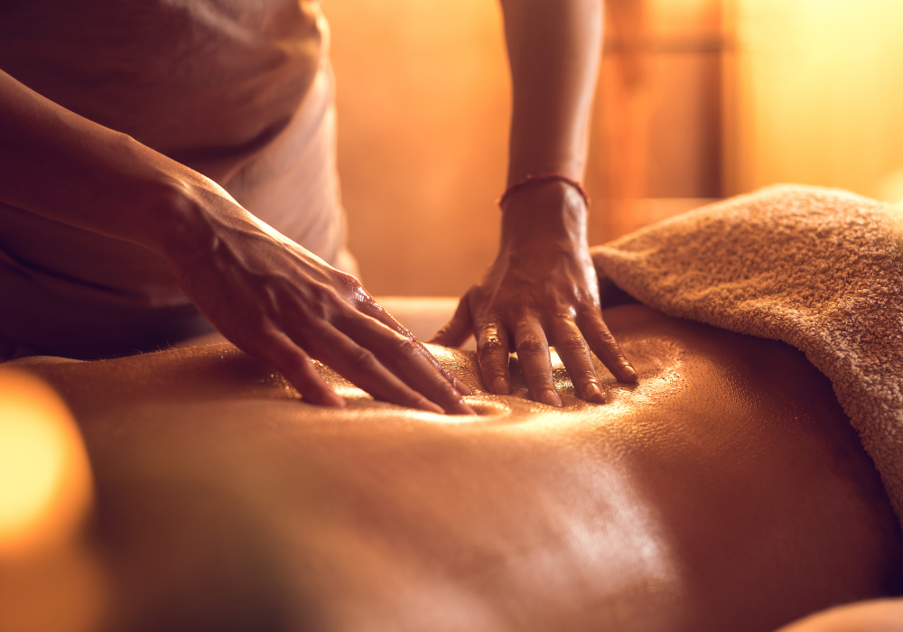 femme en train de faire un massage