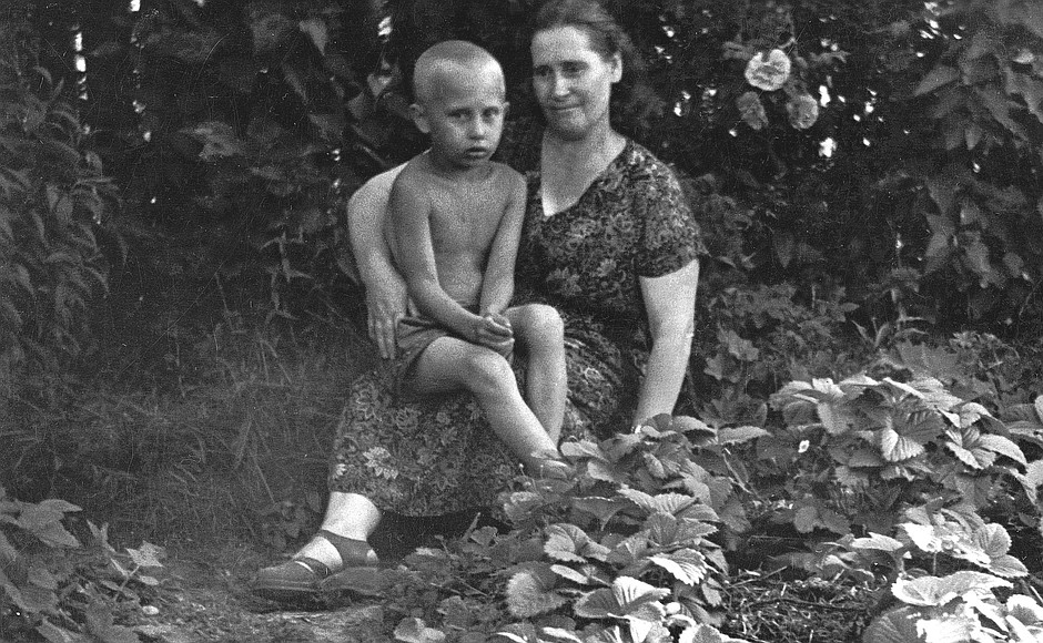 Vladimir putin Vladimir Poutine mere enfant Plare