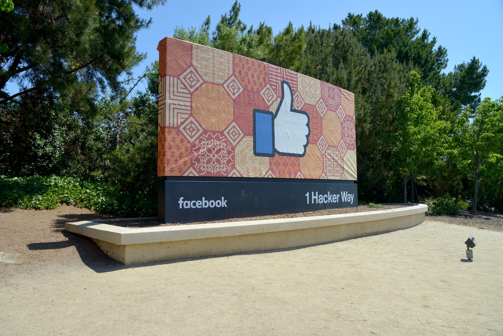 Facebook Meta Bug fil actualité Plare