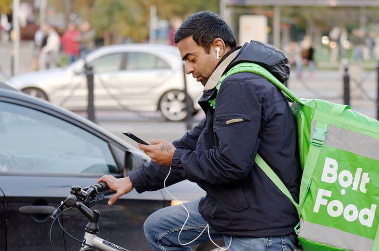 livreur de repas à vélo