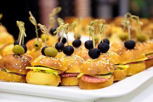 Plateau de mini burgers