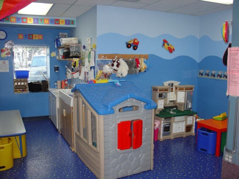 Comment créer une ambiance lumineuse crèche Plare