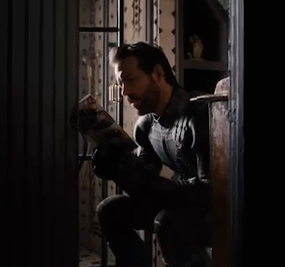 Ryan Reynolds tenue Dead Pool toilette