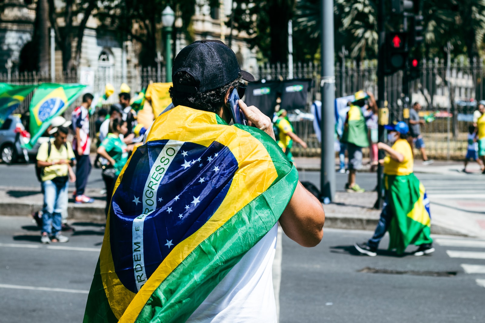Jair Bolsonaro improvise discours violent Londres drogue avortement genrePlare