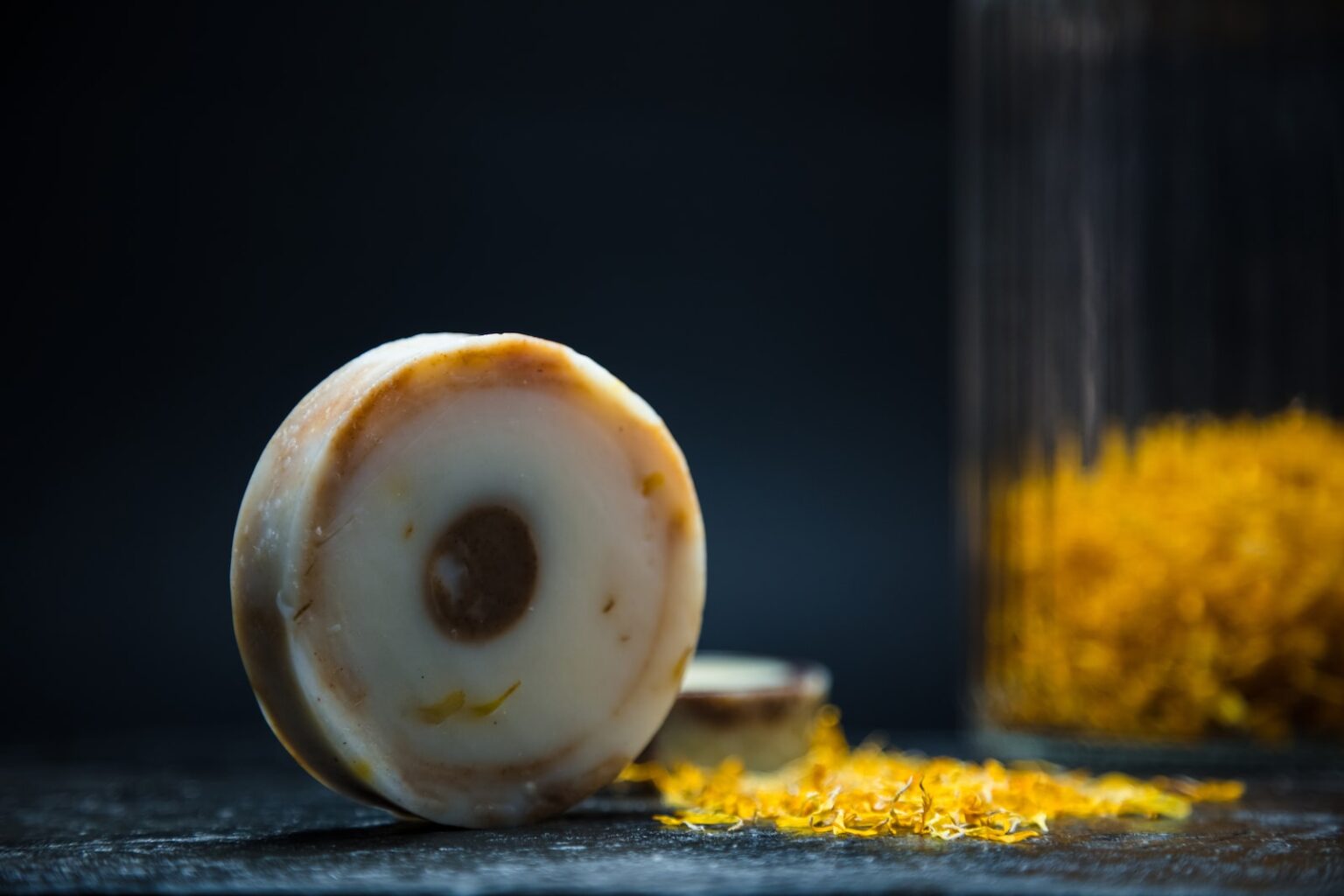 Pourquoi utiliser un démaquillant solide demaquillant solide bio naturel visage Plare