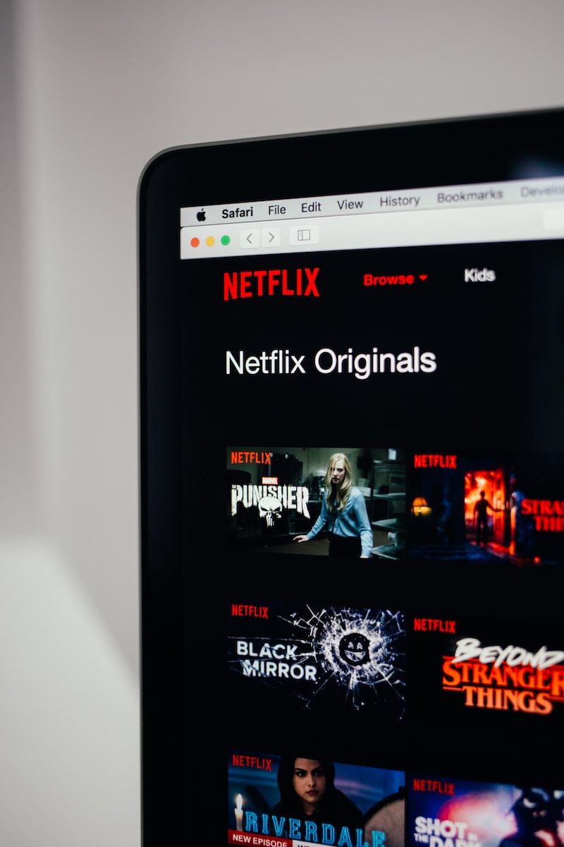 Netflix nouveaux contenus hausse abonnés Plare