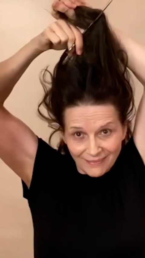 Actrices chanteuses françaises coupent cheveux soutien Iranniennes Plare