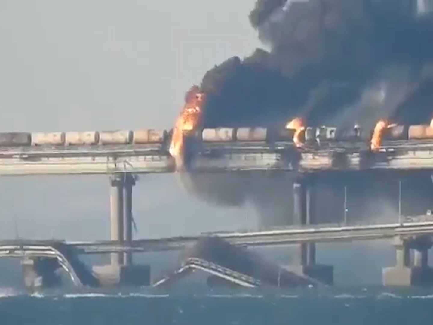 Pont Crimée symbole annexion Russie Ukraine Plare