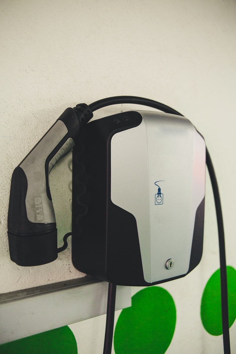Recharge superchargeur vehicule electrique solution miracle pollution Plare