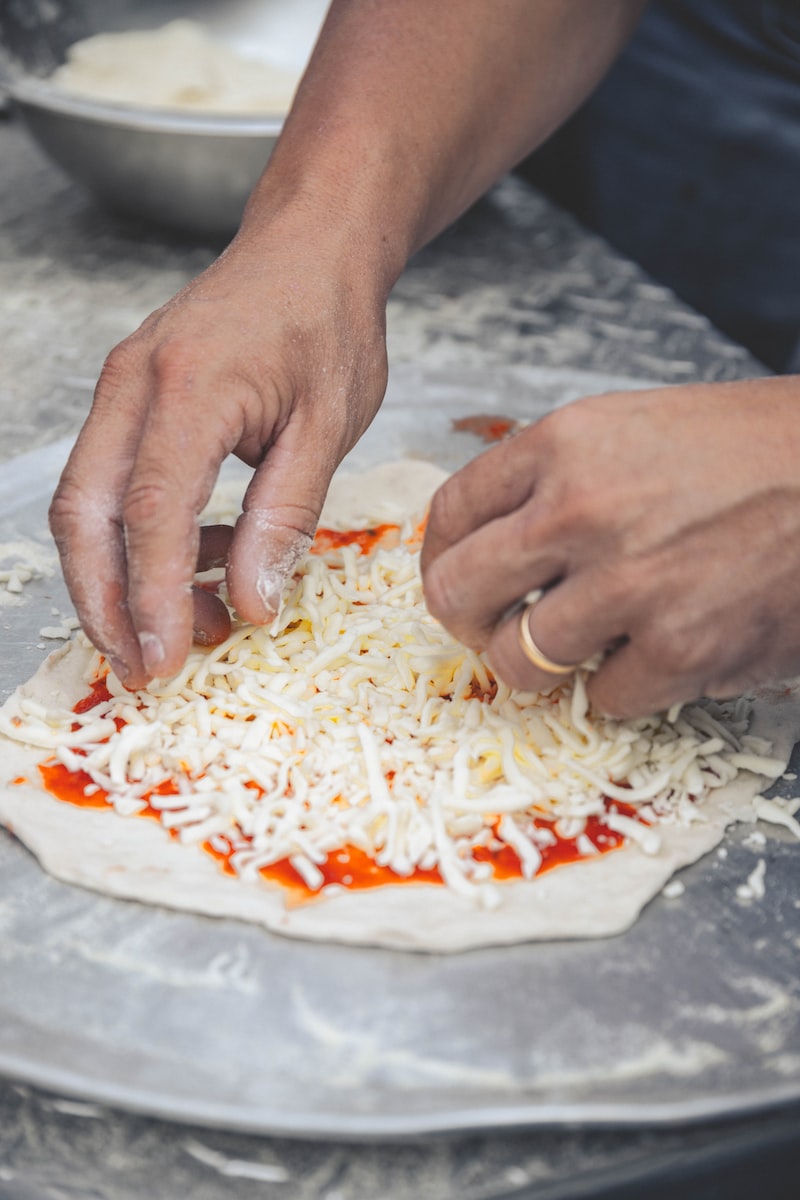 Pizza au fromage recette Plare