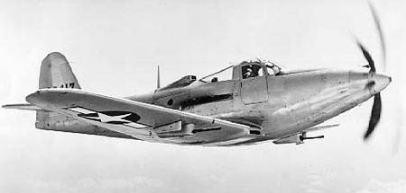 Bell P-63 Kingcobra impressionnante video de la collision entre bombardier Boeing B-17 et un avion de Chasse P-63 de la seconde guerre mondiale