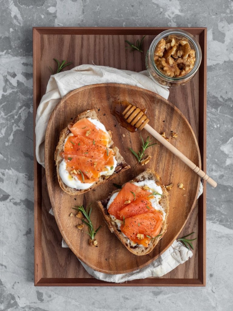 Toast apéritif repas Comment organiser une soirée du Nouvel An parfait le guide ultime Plare