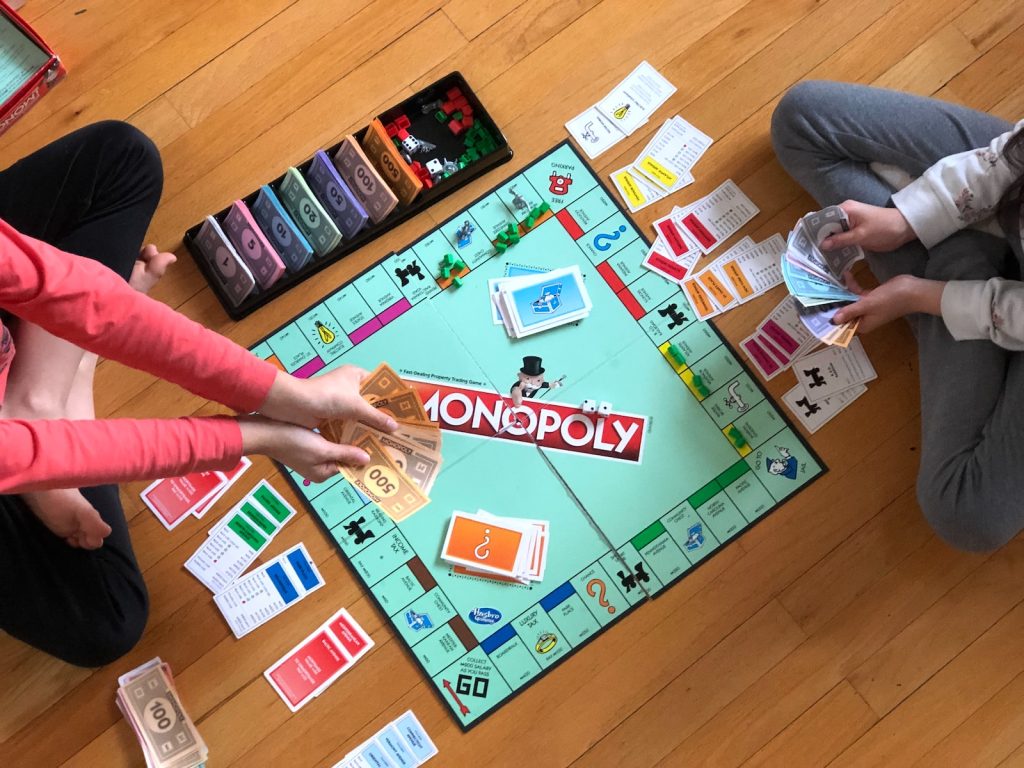 Jeu de societe Trouver cadeau idéal pour Noël age
