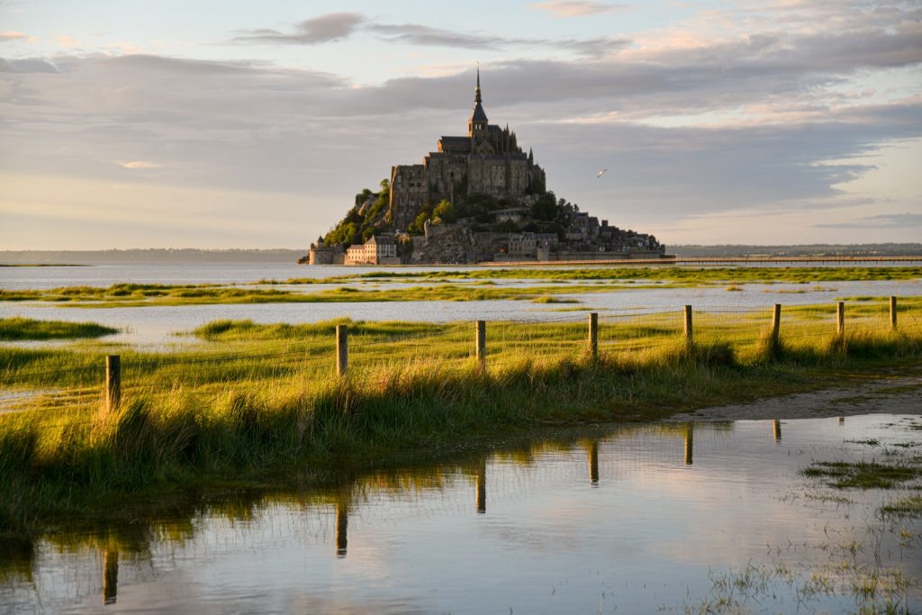 Mont Saint-Michel Top 11 des villes les plus touristiques en France Plare