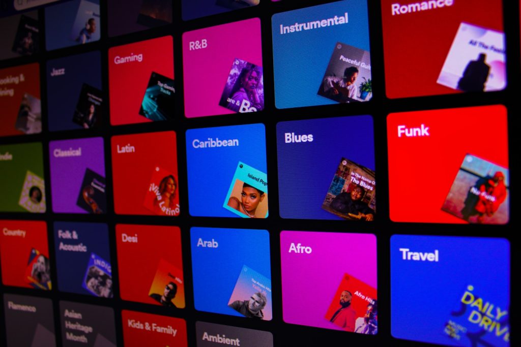 Playlist Comment organiser une soirée du Nouvel An parfait le guide ultime Plare