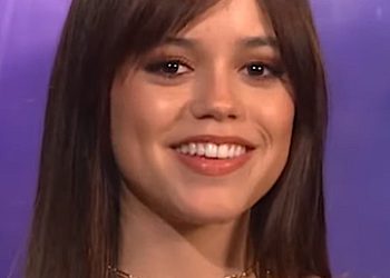 Jenna Ortega dans la série Mercredi de Tim Burton
