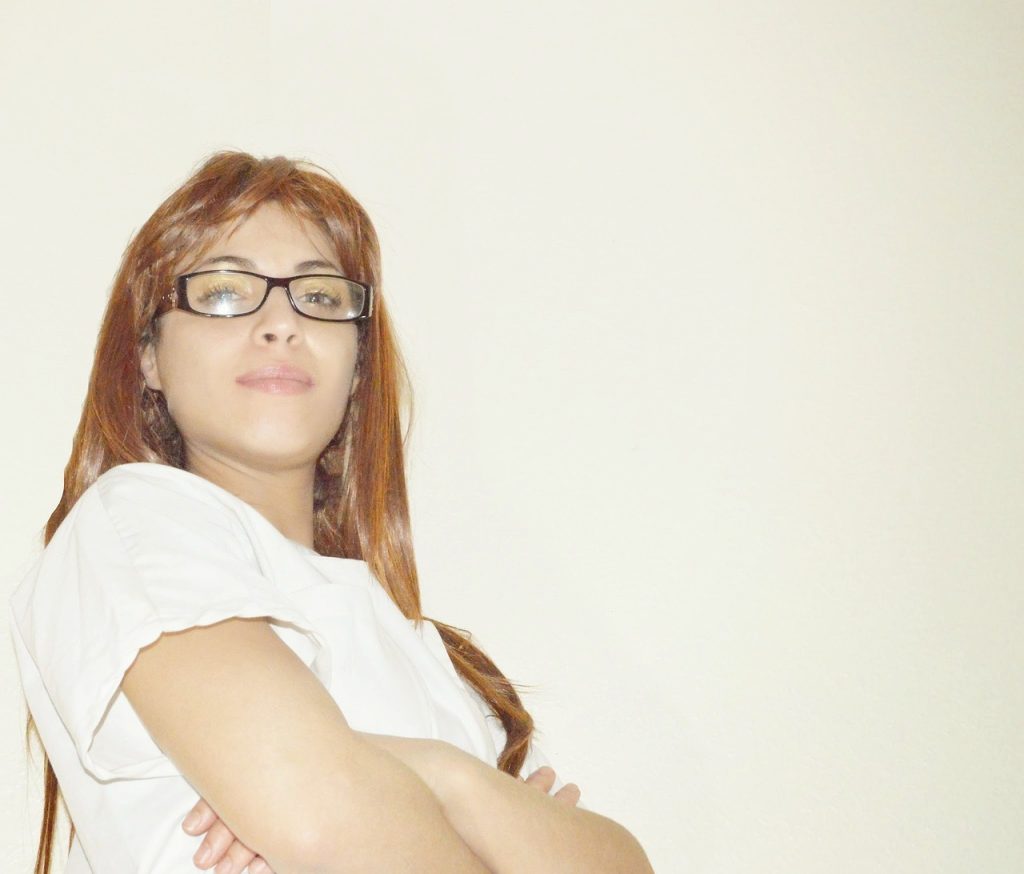 Découvrez pourquoi la blouse à manche courte est idéal pour travailler l’été