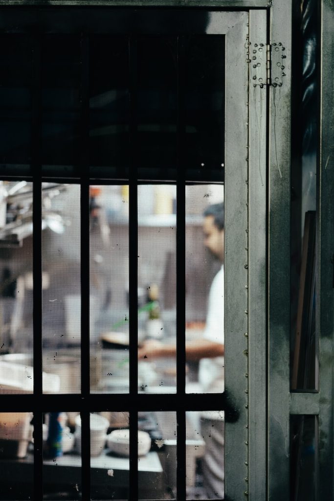 Dark Kitchen concept uber Eats Deliveroo Restaurant fake