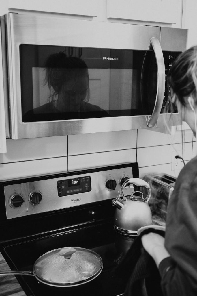Les aliments cuits au micro-ondes sont-ils nocifs pour la santé ?