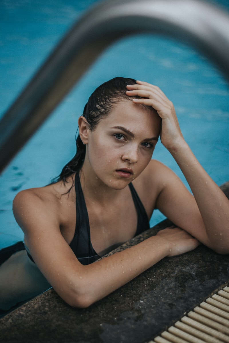 Wet hair : comment faire un effet cheveux mouillé ?