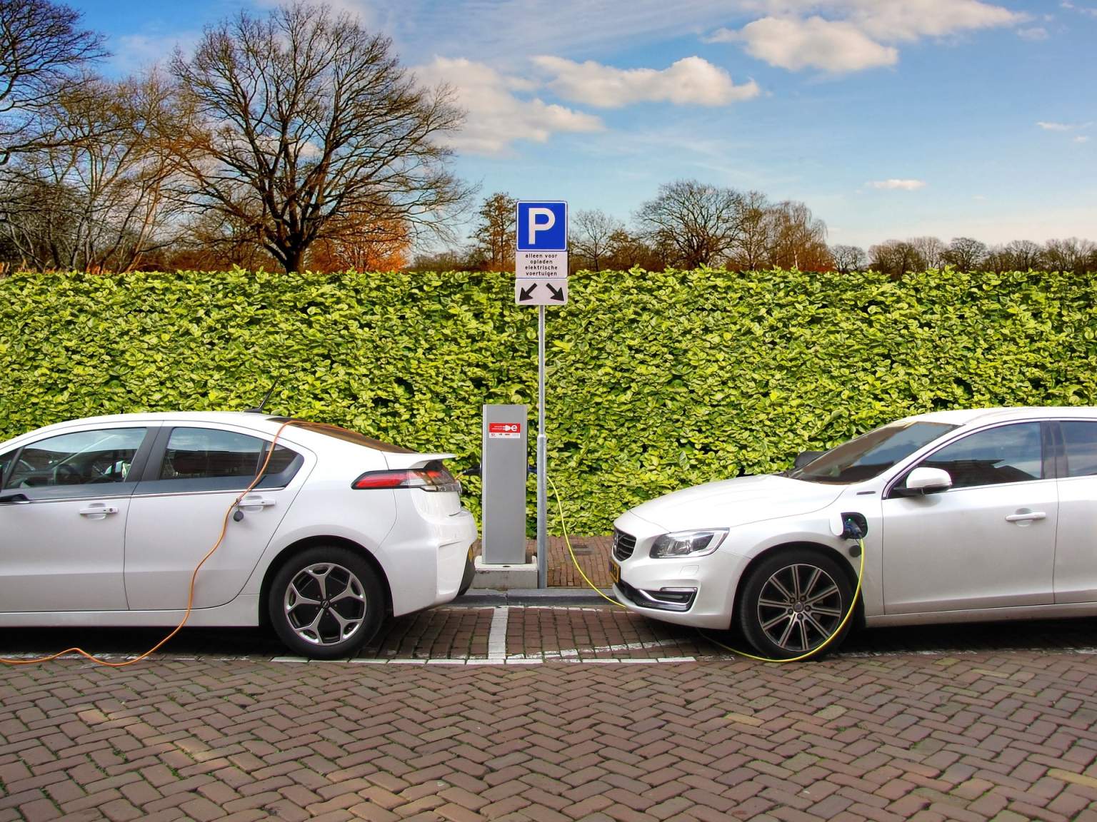Top 20 des choses à savoir avant d’acheter une voiture électrique