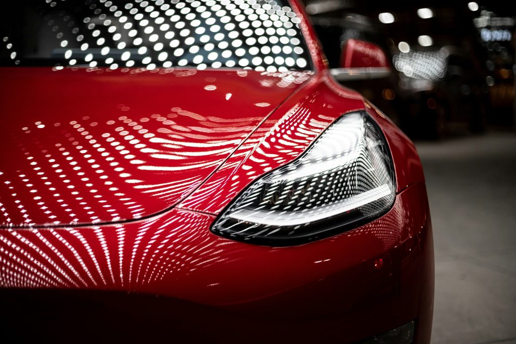 Comment la Tesla Model 3 est en train de revolutionner lindustrie de lautomobile - plare.