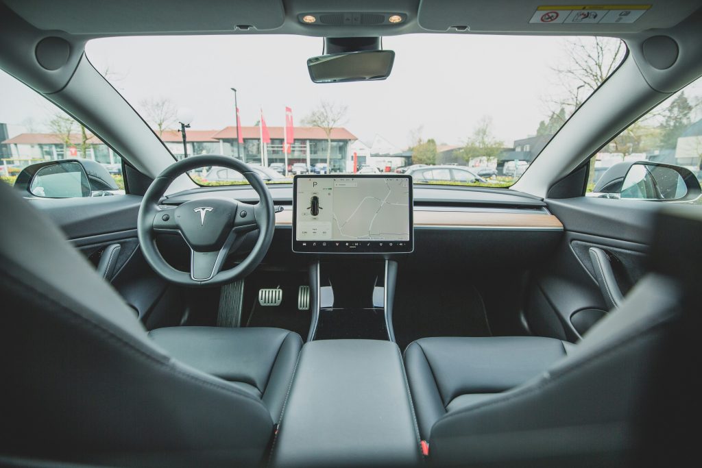 Est ce que la Tesla Model 3 est le futur de lautomobile - plare.