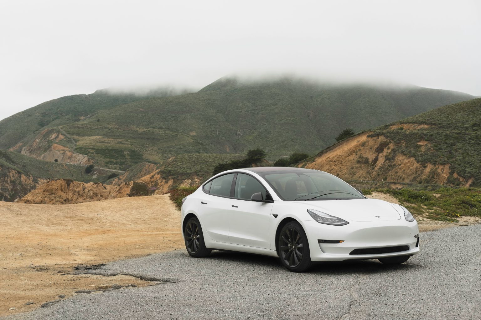 Pourquoi la Tesla Model 3 est LA voiture électrique à posséder?