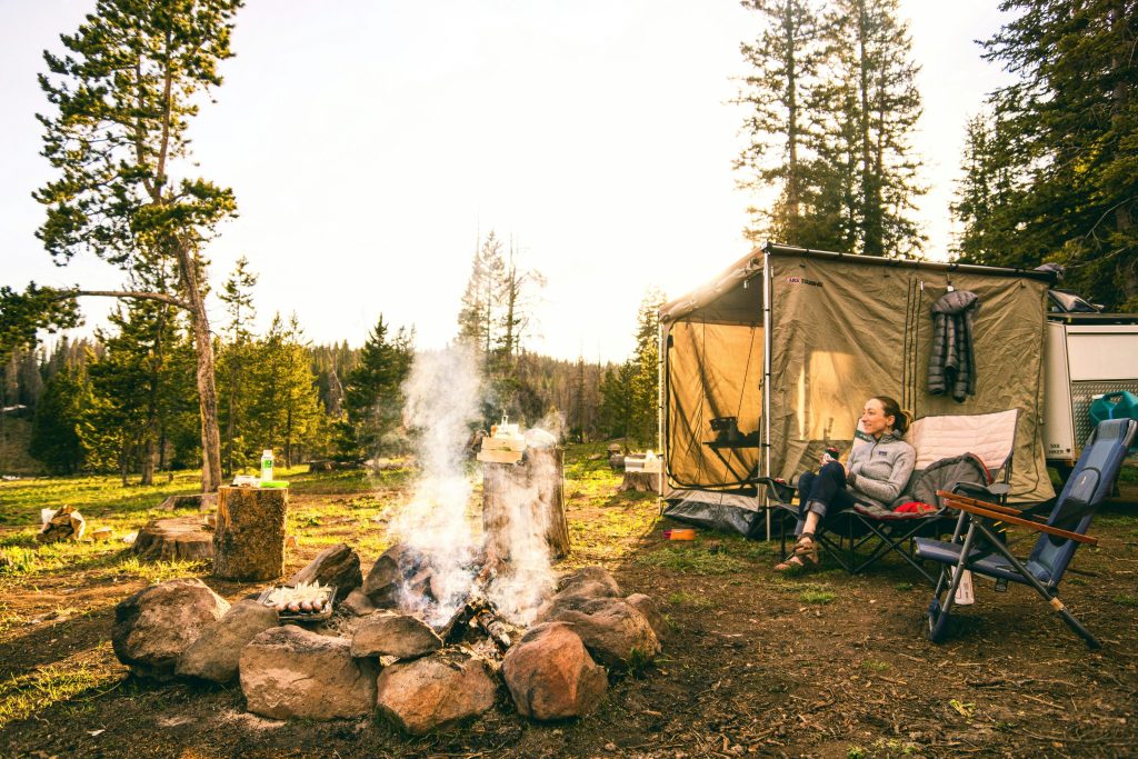 découvrez une multitude d'activités de camping pour des vacances inoubliables dans la nature. randonnée, pêche, feu de camp et bien plus encore vous attendent au camping.