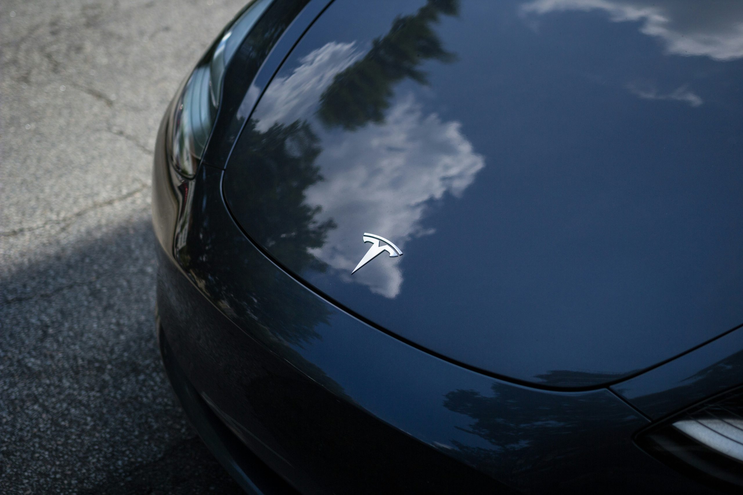 La Tesla Model 3: est-ce vraiment la meilleure voiture électrique du marché? - plare. tesla model 3 8 scaled - plare.