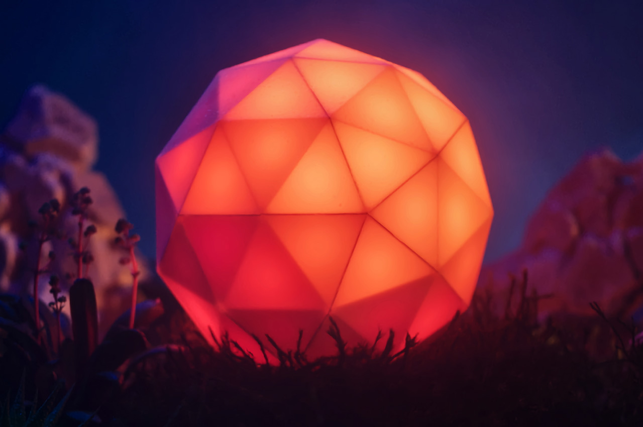 1713997370 575 Cette lampe intelligente est le resultat de lunion dune boule - plare.