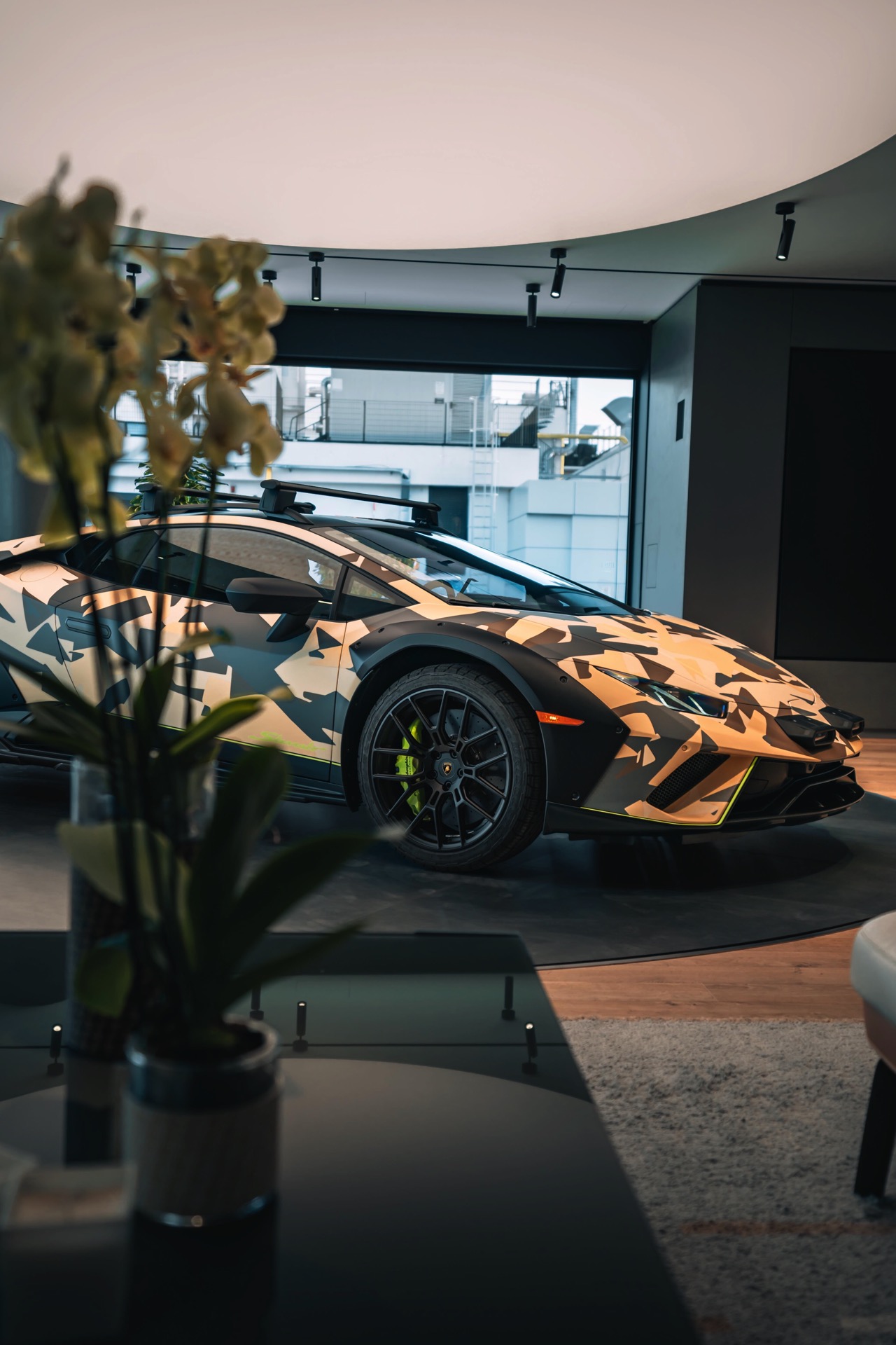 1713999735 605 Lamborghini Huracan Sterrato 2024 devoile une livree exclusive le - plare.