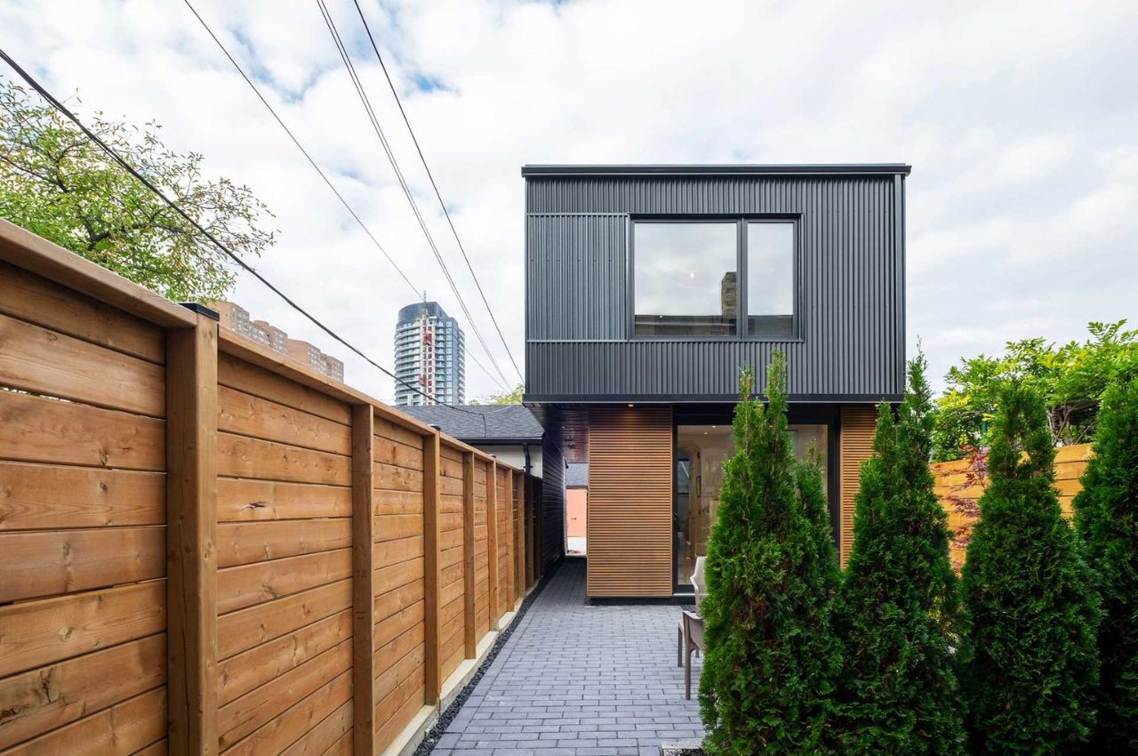 1714088073 604 Cette minuscule maison situee sur un terrain de 5 metres - plare.