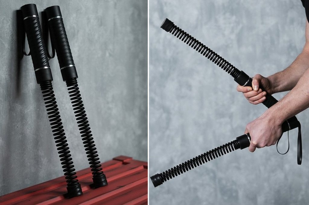 Cette corde de combat, d’une valeur de 144 $, est dotée d’une conception compacte et ingénieuse « sans corde » pour les petites maisons et les séances d’entraînement.