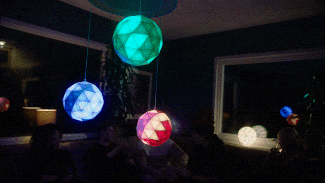 Cette lampe intelligente est le resultat de lunion dune boule - plare.