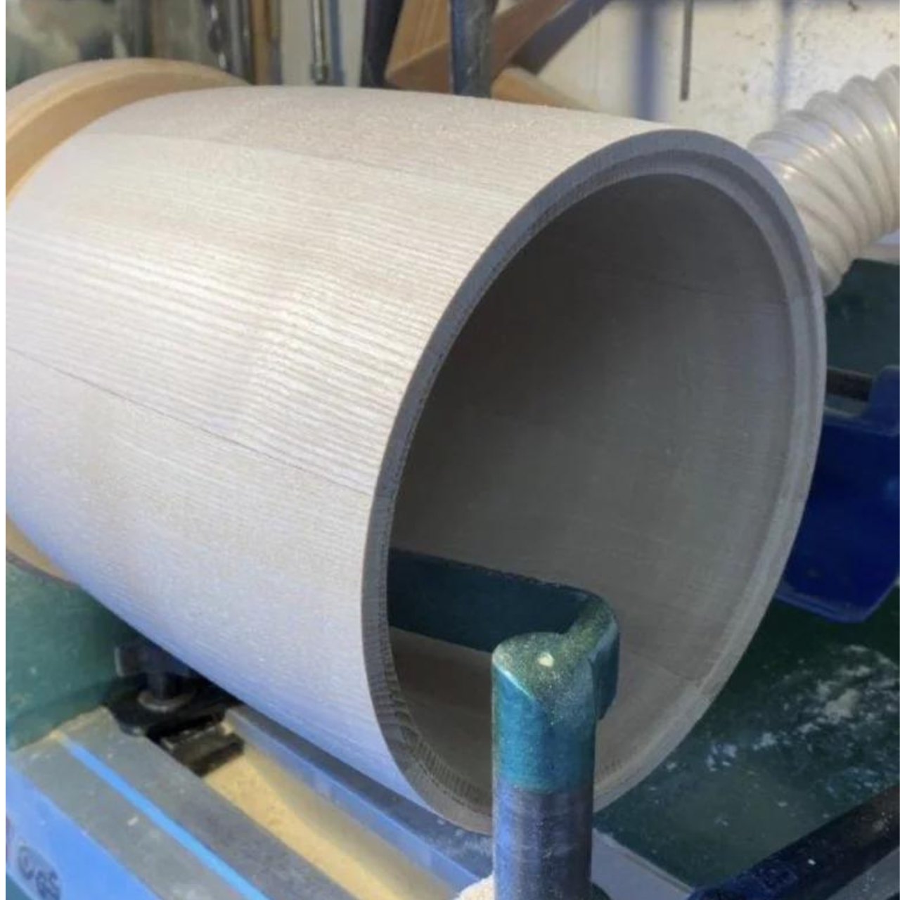 Le fumoir de table durable ajoute une touche esthetique a - plare.