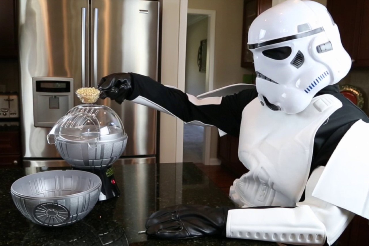 1714683093 554 Le Popcorn Popper de lEtoile de la Mort vous offre - plare.